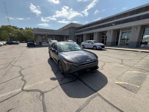 Used 2025 Kia K4 LXS image 18