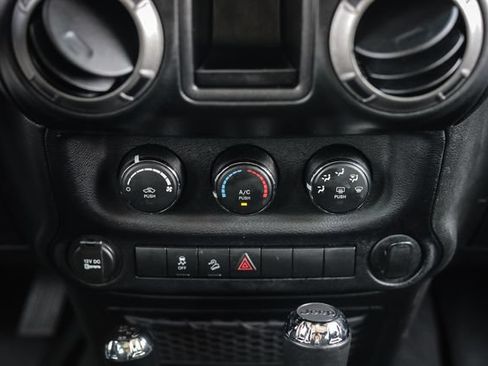 Used 2015 Jeep Wrangler Sport w/ Quick Order Package 24S AWD/4WD image 37