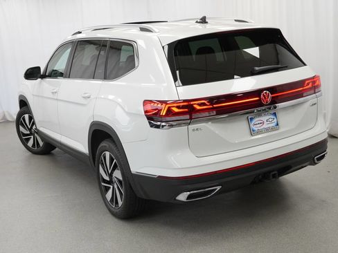 Used 2024 Volkswagen Atlas SEL AWD/4WD image 41