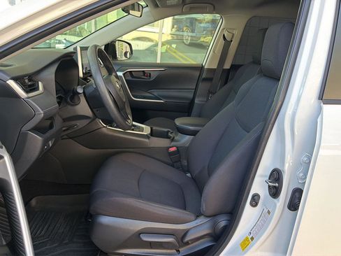 Used 2025 Toyota RAV4 LE AWD/4WD image 15