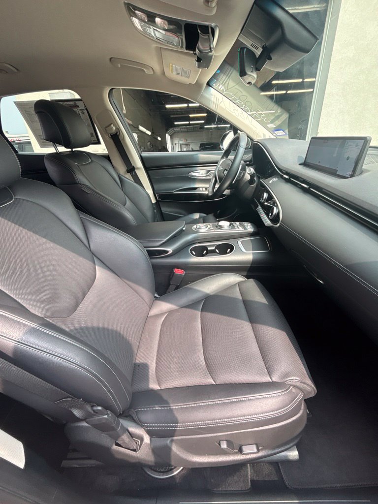 Used 2025 Genesis GV70 2.5T AWD/4WD image 24