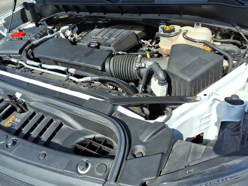 Used 2022 Chevrolet Silverado 1500 W/T w/ WT Value Package AWD/4WD image 11