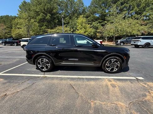 New 2025 Lincoln Nautilus Premier image 15