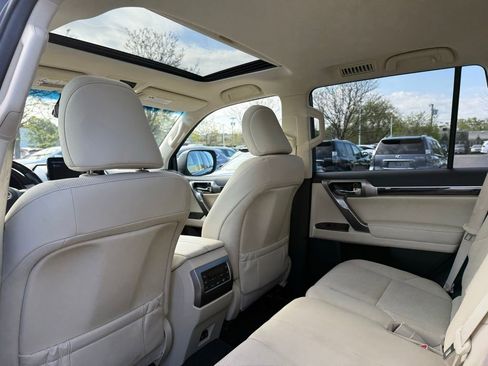 Used 2023 Lexus GX 460 Premium w/ Premium Package AWD/4WD image 16