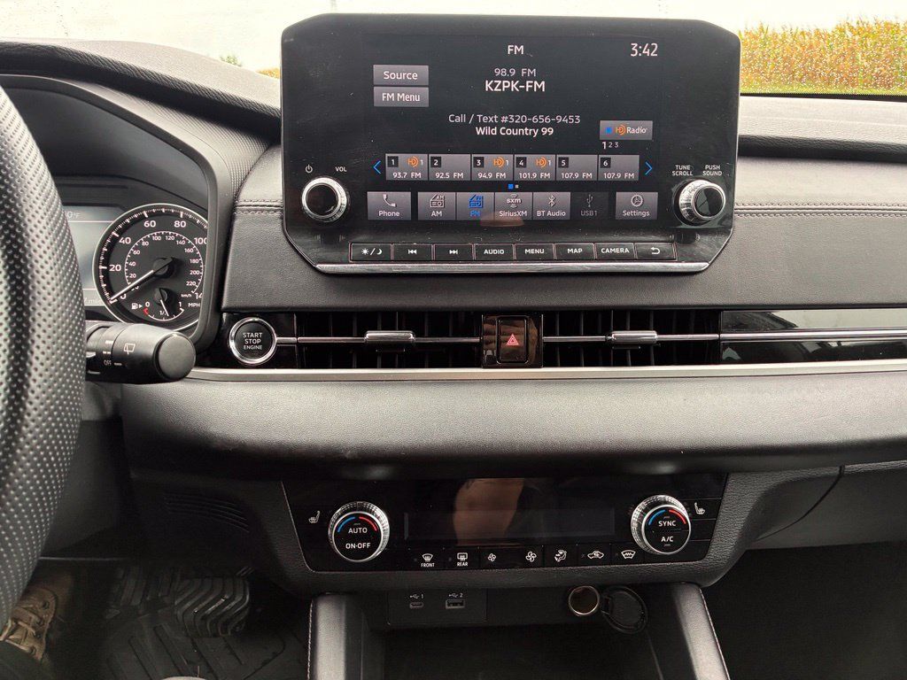 Used 2023 Mitsubishi Outlander ES AWD/4WD image 12