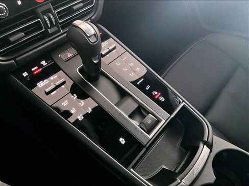 Used 2026 Porsche Macan image 20