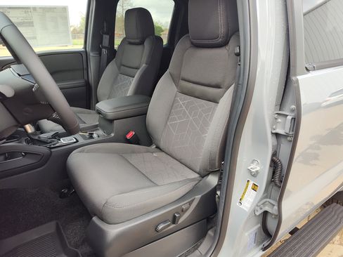 New 2026 Nissan Frontier SV w/ SV Convenience Package image 7