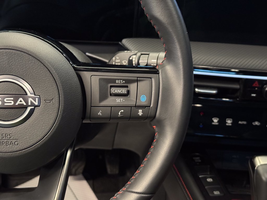 Used 2025 Nissan Kicks SR AWD/4WD image 12