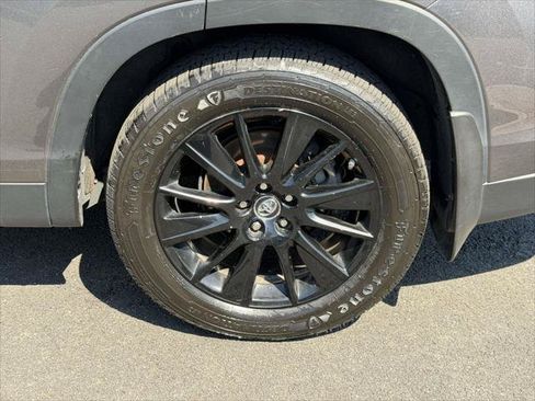 Used 2019 Toyota Highlander SE AWD/4WD image 10