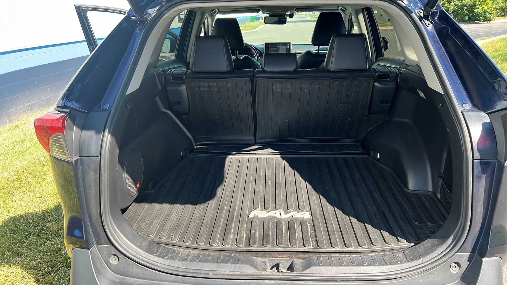Used 2019 Toyota RAV4 Limited w/ Advanced Technology Package AWD/4WD image 21