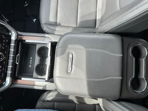 Certified 2025 GMC Yukon Denali AWD/4WD image 29