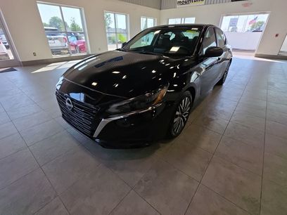 Used 2025 Nissan Altima 2.5 SV