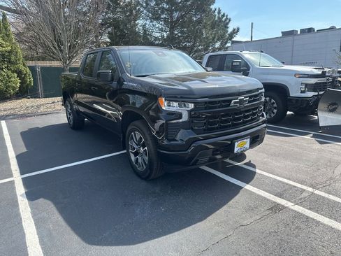 Used 2024 Chevrolet Silverado 1500 RST image 3