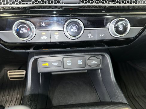 Used 2025 Honda Civic Sport image 14
