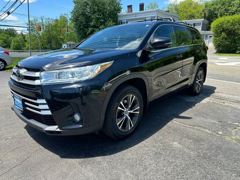 Used 2018 Toyota Highlander Plus w/ Protection Package #3 AWD/4WD image 3
