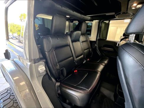 Used 2022 Jeep Wrangler Unlimited Rubicon w/ LED Lighting Group AWD/4WD image 21