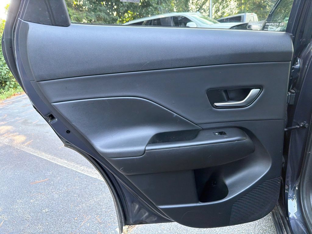 Used 2024 Hyundai Kona Limited FWD image 22