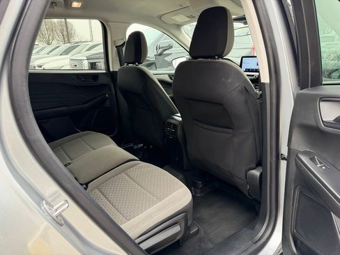 Used 2022 Ford Escape SE w/ SE Sport Appearance Package image 27