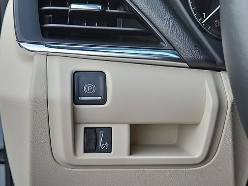 Certified 2023 Cadillac CT4 Luxury w/ Sun And Sound Package image 17