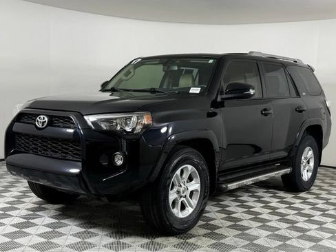 Used 2017 Toyota 4Runner SR5 Premium RWD image 2