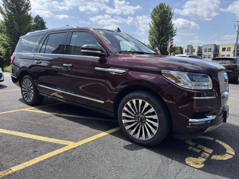 Used 2018 Lincoln Navigator L Reserve w/ Technology Package AWD/4WD image 14