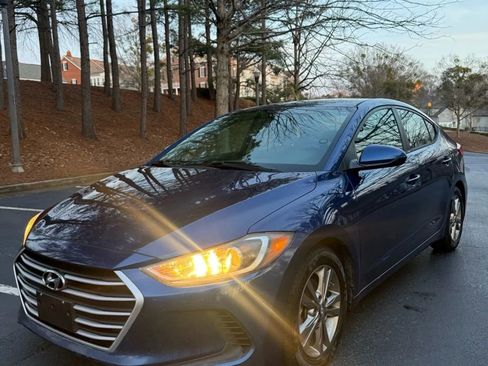 Used 2017 Hyundai Elantra SE image 9