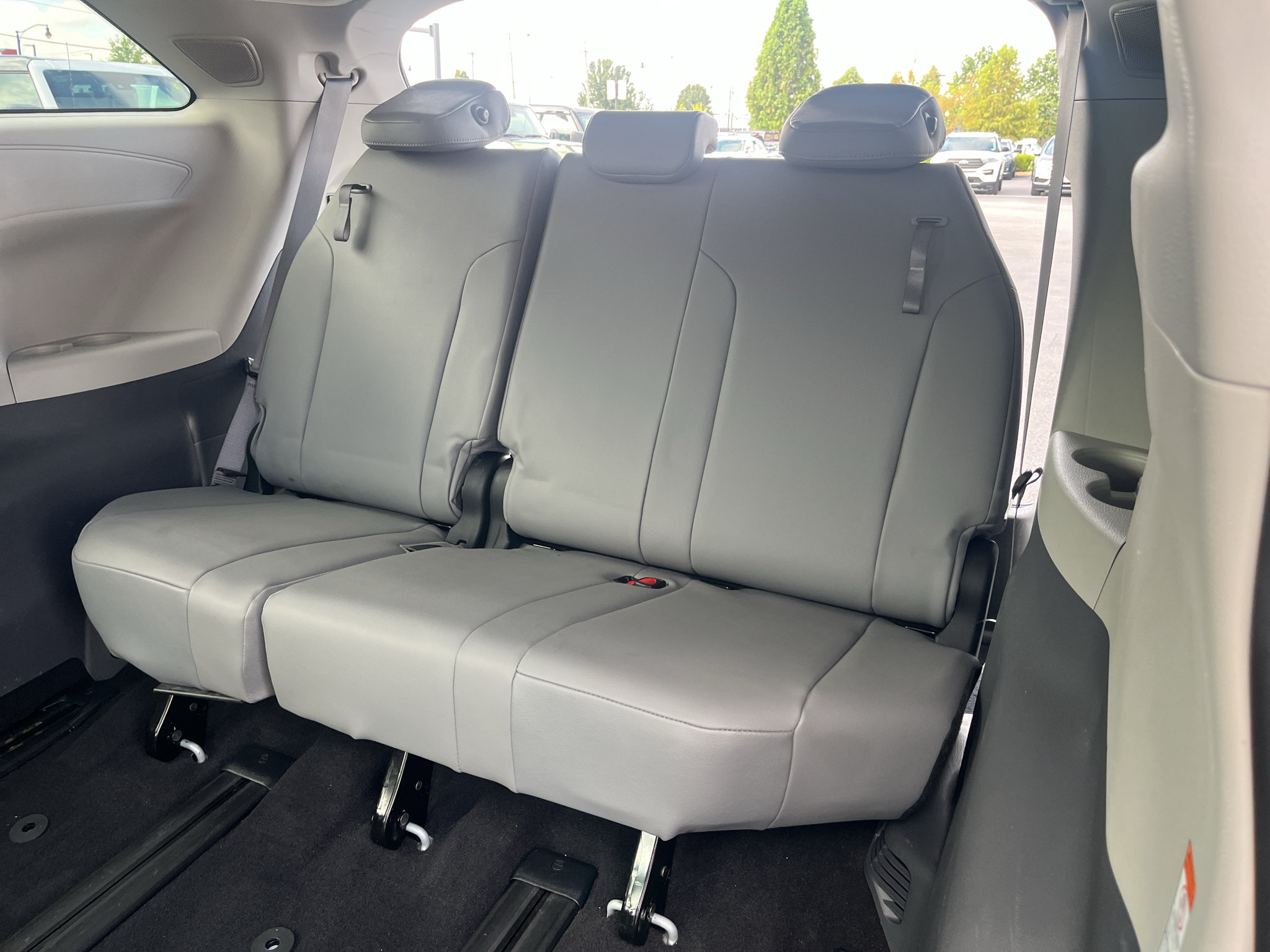 Used 2021 Toyota Sienna XLE w/ XLE Plus Package AWD/4WD image 26