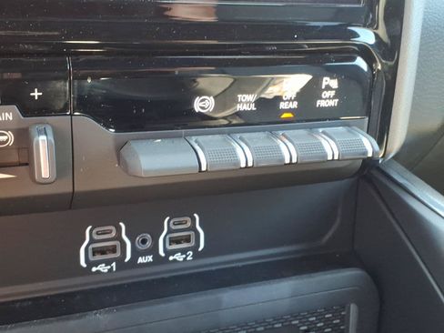 Used 2026 RAM 3500 Laramie w/ Night Edition AWD/4WD image 18