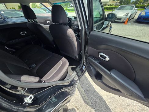 Used 2017 Kia Soul FWD image 17
