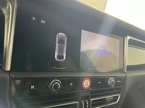 Certified 2022 Porsche Macan AWD/4WD image 24