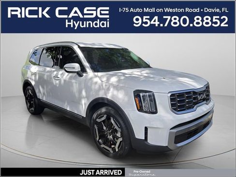 Used 2023 Kia Telluride S AWD/4WD image 1