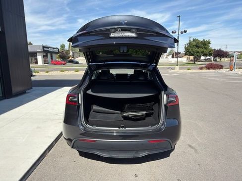 Used 2024 Tesla Model Y Long Range AWD/4WD image 8