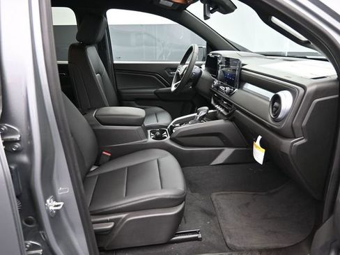 New 2025 Chevrolet Colorado LT w/ LT Convenience Package image 28