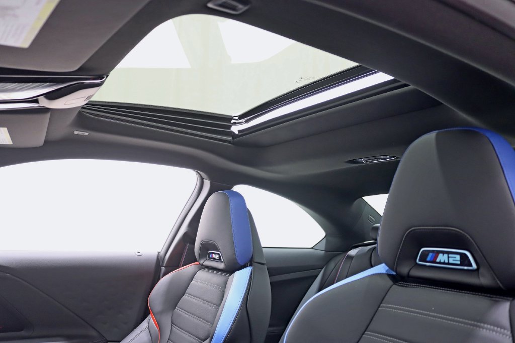 Used 2026 BMW M2 w/ Lighting Package RWD image 32