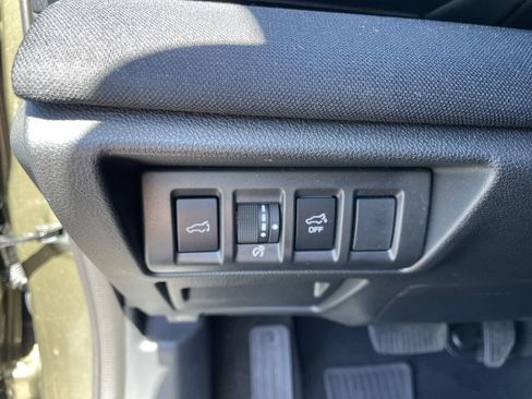 Used 2025 Subaru Outback Premium w/ Popular Package #1A AWD/4WD image 18