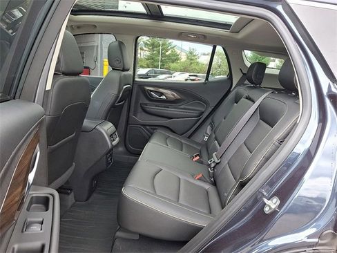 Used 2018 GMC Terrain Denali w/ Advanced Safety Package AWD/4WD image 10
