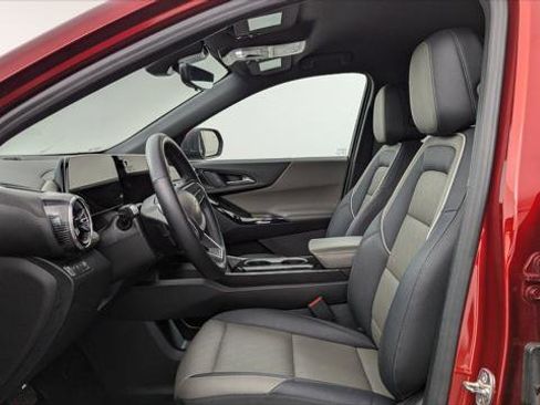 Used 2025 Chevrolet Equinox LT w/ Convenience Package II image 14