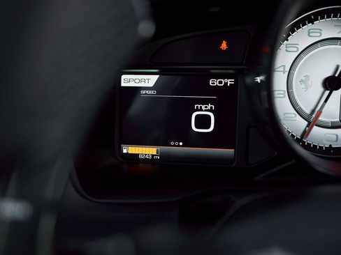 Used 2022 Ferrari F8 Tributo image 57