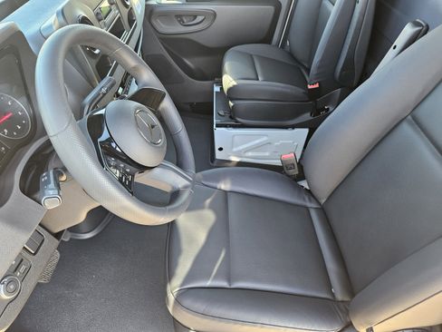 Used 2026 Mercedes-Benz Sprinter 2500 image 5