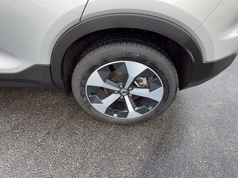 Certified 2025 Volvo XC40 B5 Plus image 32