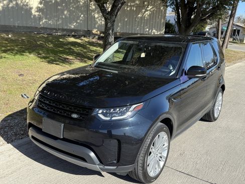 Used 2017 Land Rover Discovery First Edition image 12