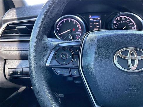 Used 2020 Toyota Camry LE FWD image 18