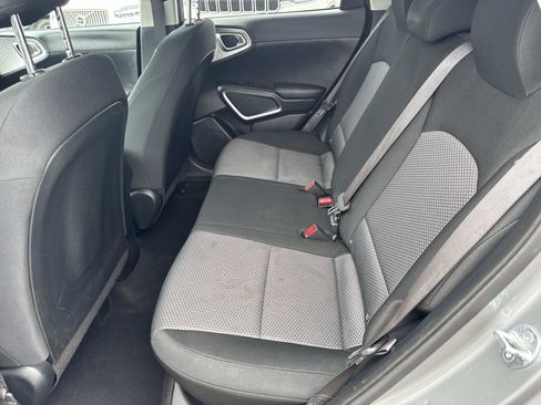 Used 2023 Kia Soul LX FWD image 10