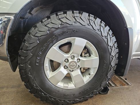 Used 2011 Nissan Frontier SV w/ SV Premium Utility Pkg image 20