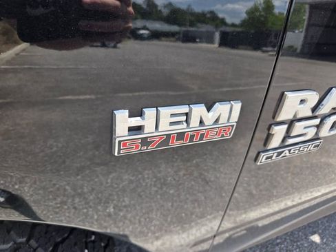 Used 2020 RAM 1500 Classic SLT image 3