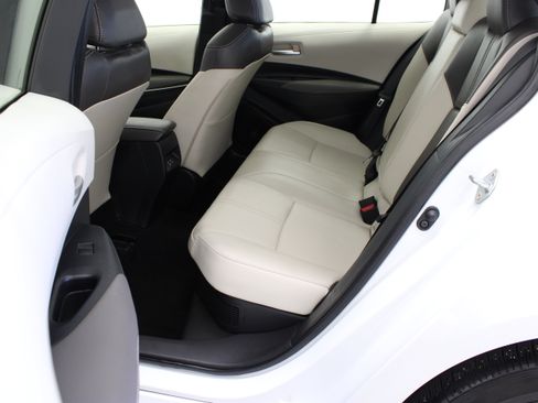 Used 2025 Toyota Corolla XLE FWD image 27