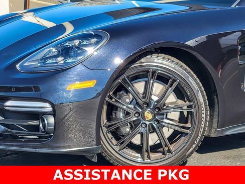 Used 2022 Porsche Panamera GTS image 3