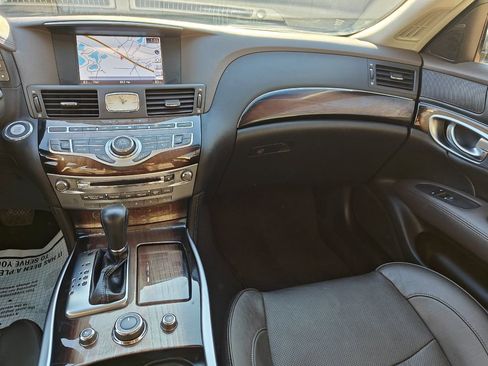 Used 2016 INFINITI Q70 L 3.7 w/ Deluxe Touring Package image 19