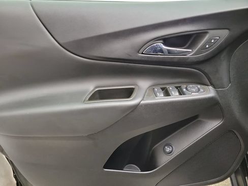 Used 2023 Chevrolet Equinox LT FWD image 18