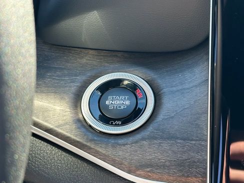 New 2025 Jeep Grand Cherokee L Limited image 10